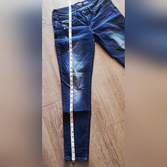 Levi's Size 9 Women's Distressed Skinny Jeans - Dark Blue - Picture 16 of 16